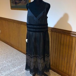 Gorgeous Ann Taylor Loft 14P black cocktail dress NWT